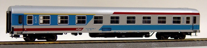 Passenger car 1st/2nd class type Y<br /><a href='images/pictures/ACME/52801.jpg' target='_blank'>Full size image</a>